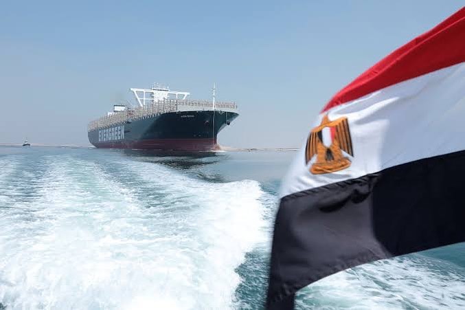 Suez Canal revenues grow 20% to reach 1.7 billion dollars.