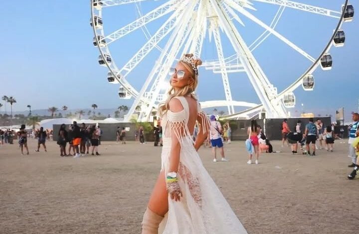 Coachella is back for 2022 after a two-year break with some stylish festival fashion showoffs during the weekend.