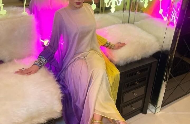 Two beautiful Divas spotted in colorful @caramel_bynoorazhari outfit for Ramadan nights.