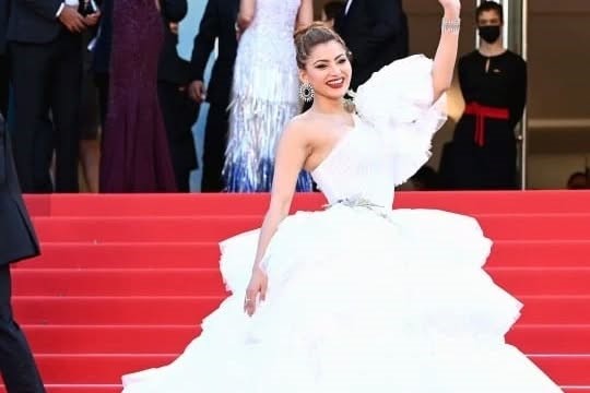 A look at yesterday’s fabulously dressed celebrities at the 75th Annual Cannes Film Festival.