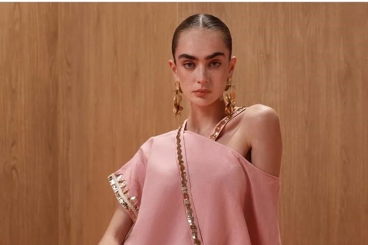 Some fav pieces by the Saudi designer Nora Al Shaikh for her latest Ramadan Collection.