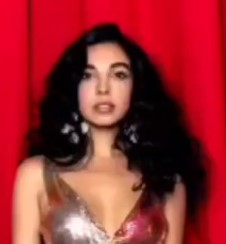 Salma Abubadeif again strikes us with a stunning look by @rabanne in support at the @sidaction.