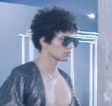 We had the pleasure to chat with the International Fashion Designer @michael5inco @michaelcinco5 backstage yesterday and have a glimpse of his captivating collection.