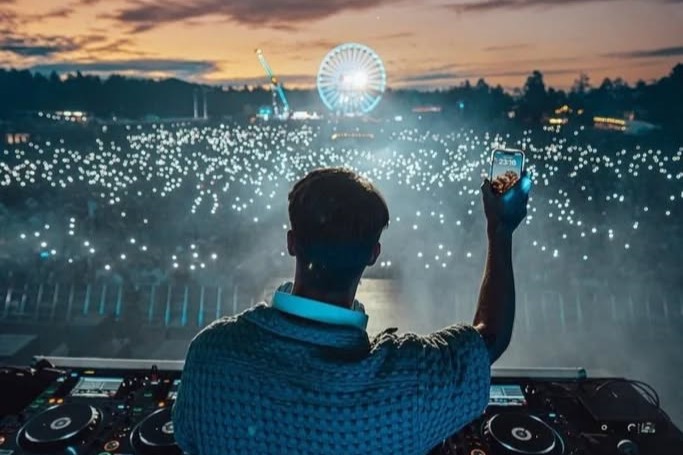 This October, the Great Pyramids of Giza will be the scene of exceptional entertainment provided by Tiesto, Kygo, Kungs, and Frank Malker, who will undoubtedly shake Cairo like never before.