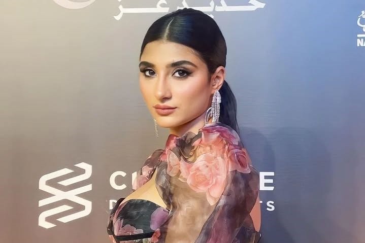 Elegance at its best Egyptian public figure @menna.elzohairy at yesterday’s red carpet award ceremony @cairodramafestival.