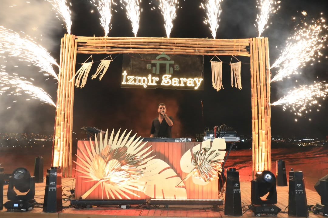 Cheers to a fabulous night at the Izmir Saray Turkish restaurant opening event. Amir wowed us with his amazing performance, filling the air with electrifying vibes and excitement. 