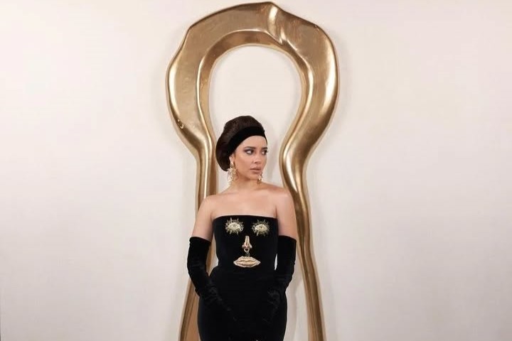 Stunning @balqeesfathi earlier today at the #schiaparelli show in Paris for #parisfashionweek.