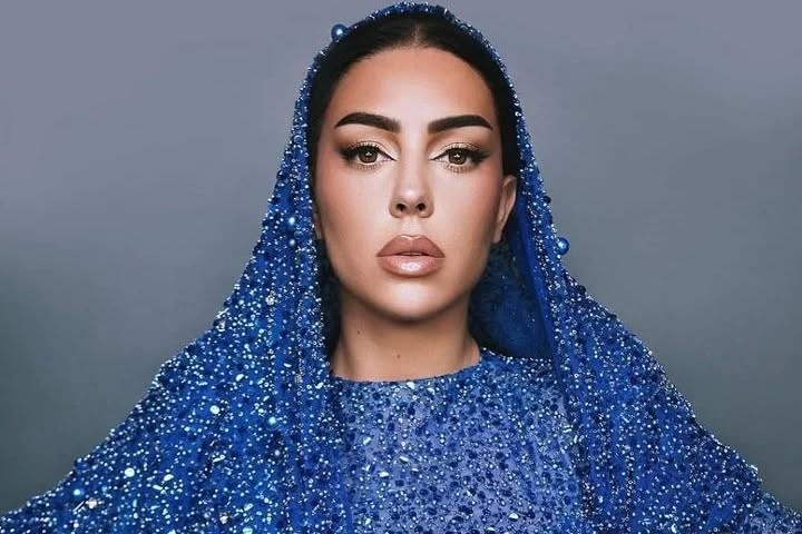 What are our thoughts ?! Gorgeous @georginagio dressed in @sadekmajed.