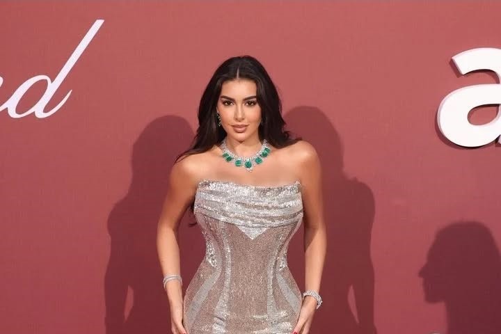 Yasmine Sabri absolutely dazzled on the amfAR red carpet, earning a perfect 10 out of 10 for her best look yet at #Cannes2024.