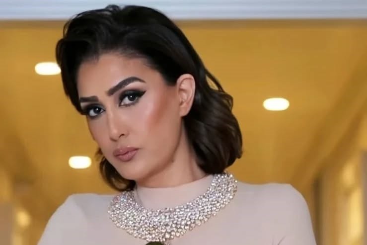 Breaking new ground in Paris, @ghadaabdelrazek dazzled in Stephane Rolland’s exquisite jewelry and dress.