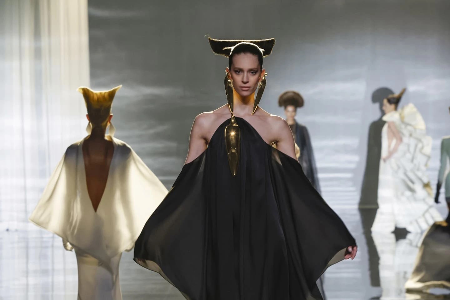 Stéphane Rolland’s SS25 Haute Couture collection, presented today in Paris.