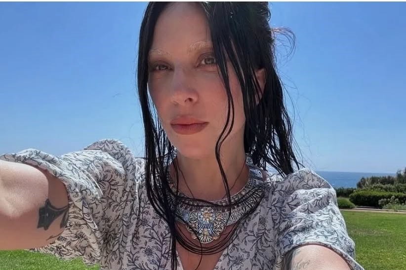 Lady Gaga stuns in an exquisite piece by Azza Fahmy! Effortlessly blending bold style with timeless elegance.