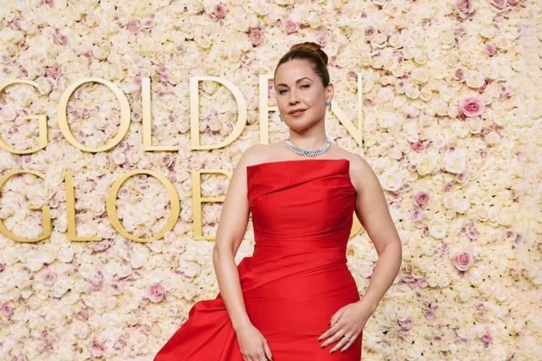 @rayaofficial all glammed up at yesterday’s Golden Globes Awards Night.