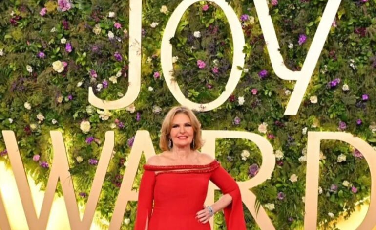 Egyptian icon Youssra graced the #JoyAwards ceremony in Riyadh with unmatched elegance.