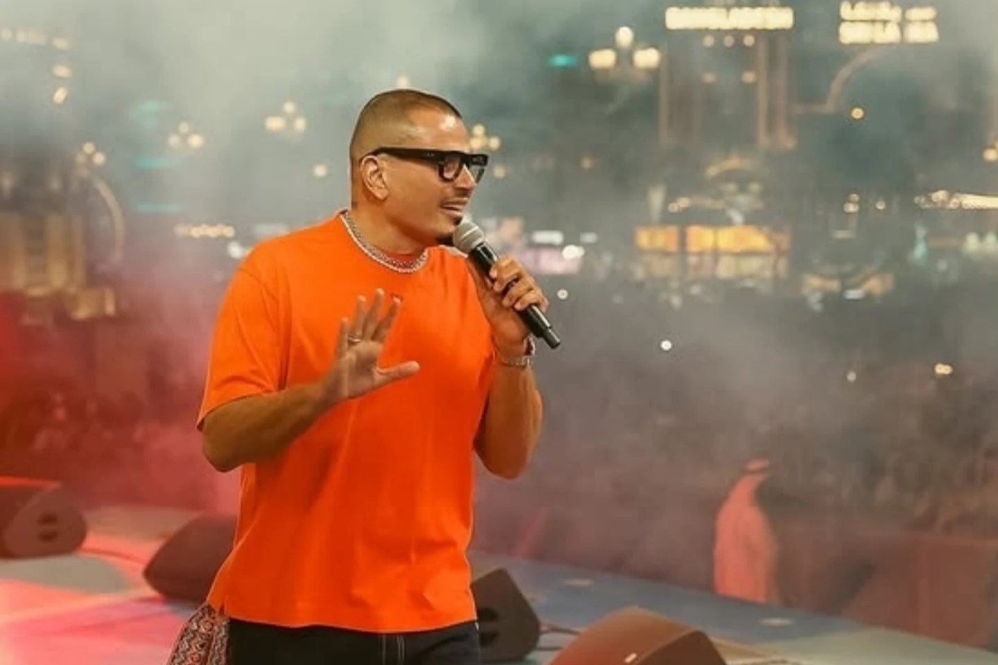 Amr Diab lit up the stage at Global Village Dubai last night.
