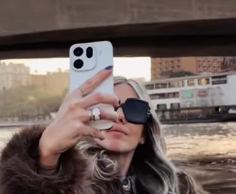 The OPPO Find X9 PRO.