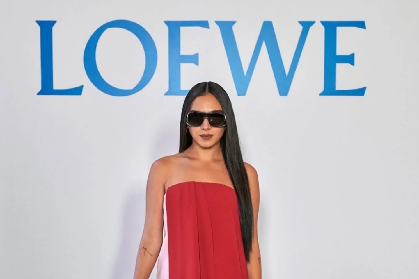 All eyes on Salma Abu Deif at Loewe’s SS26 show — chic, bold, and perfectly Loewe.